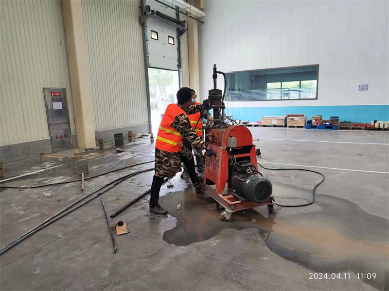 覃塘厂房地面下沉塌陷注浆加固施工